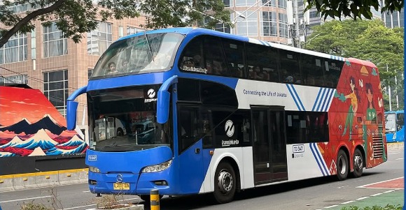 Sebanyak 2.026 unit armada Transjakarta dikerahkan untuk melayani mobilitas warga Jakarta sejak 31 Desember 2025 hingga 1 Januari 2026. (X@DKIJakarta)